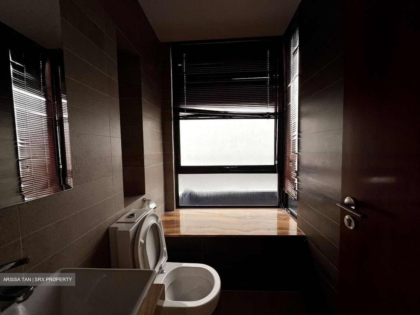 Lornie Road (D11), Terrace #484465731